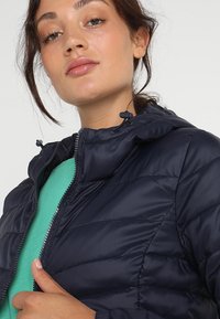 ONLY ONLTAHOE HOOD JACKET - Casaco leve - night sky