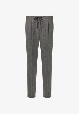 Pantalones grises con textura, con cinturilla ajustable tipo cordón, frente plisado y piernas ajustadas, fabricados en una tela suave y ligera.