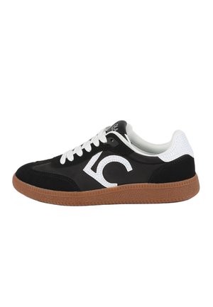 Trainers - black