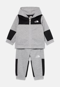 Unselected, light grey heather