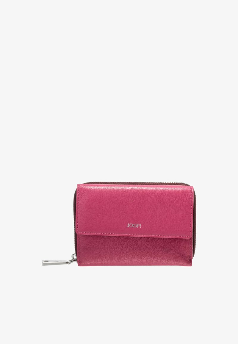 Cartera de cuero rosa con cierre de cremallera, solapa frontal y logo plateado. Superficie exterior texturada con un diseño de doble pliegue.