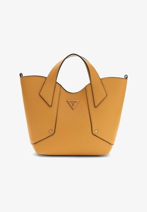 Sac à main en cuir jaune moutarde avec deux poignées angulaires et un logo métallique Guess au centre avant sur un fond blanc.