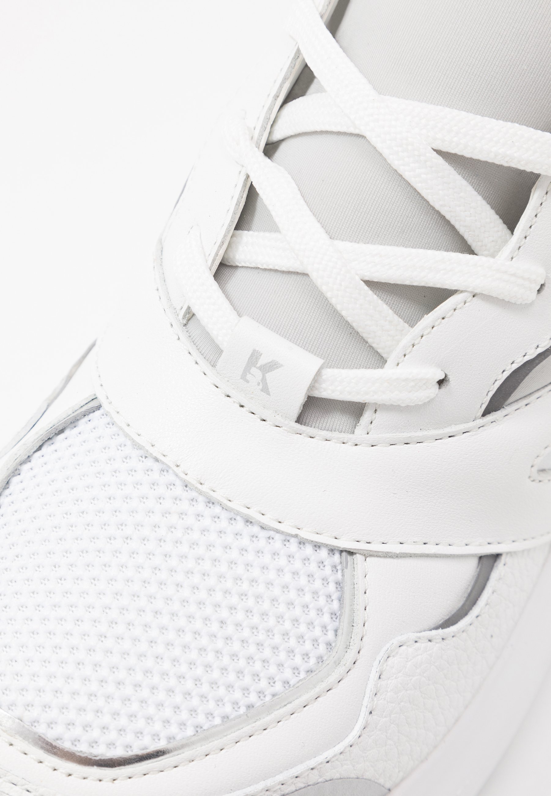 KARL LAGERFELD SKYLINE DELTA LACE MIX Joggesko white KARL LAGERFELD SKYLINE DELTA LACE MIX Joggesko white