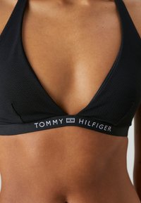 Tommy Hilfiger TONAL LOGO STRIANGLE FIXED  - Bikinitopp - black