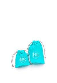 Sacca di tessuto turchese con coulisse di due dimensioni con accenti argentati, che presenta il testo "Elli We Love Jewels" in evidenza.