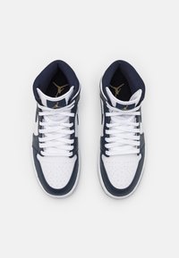 Jordan AIR JORDAN 1 MID - Baskets montantes - white/metallic gol/obsidian