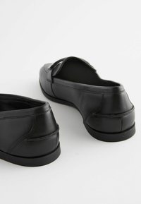 Next FOREVER COMFORT SLIM HARDWARE LOAFERS REGULAR FIT - Slip-ins - black