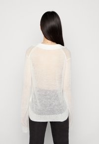Weekday Sweter