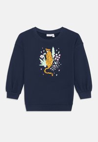 Επιλέχθηκε, navy blazer