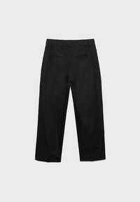 Pantalon noir à jambes droites avec taille élastique et deux poches à welt à l'arrière, présenté sur un fond clair uni.