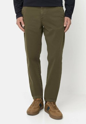 camel active, FLEXXXACTIVE® REGULAR FIT EXPLORER CHINO - Chinos - dark olive green