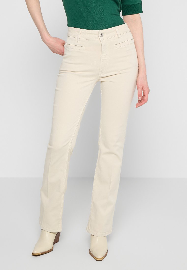 Blugi bootcut