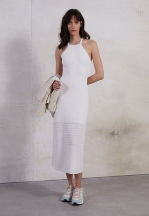 ROBE LONGUE MAILLE DOS NU PERLES - Kjole - blanc