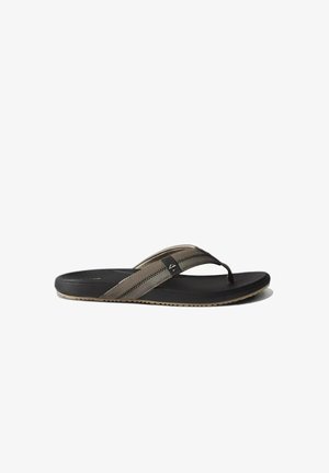 Infradito da uomo nera e marrone con suola imbottita e cuciture a zigzag sulla fascia, mostrata di profilo su sfondo bianco.