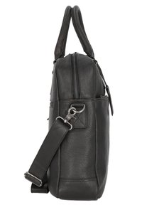 Schwarze Lederhandtasche mit strukturierter Oberfläche, ausgestattet mit einem oberen Reißverschluss, zwei Griffen, verstellbarem Riemen und silbernen Beschlägen.