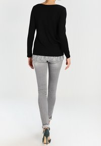 Esprit Sweter