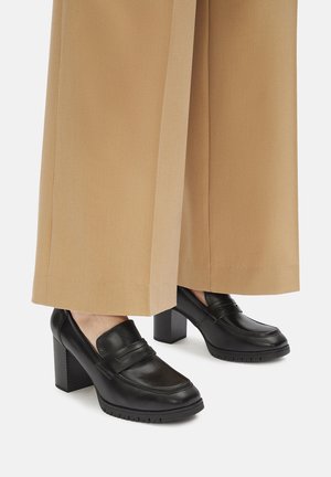 Obuv na vysokom opätku - black