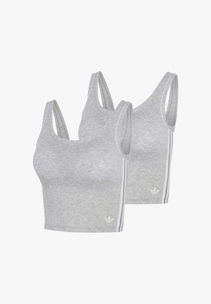 Zwei hellgraue Adidas-Sport-Tanktops mit Racerback-Design und weißen Seitenstreifen, Vorder- und Rückansicht gezeigt.