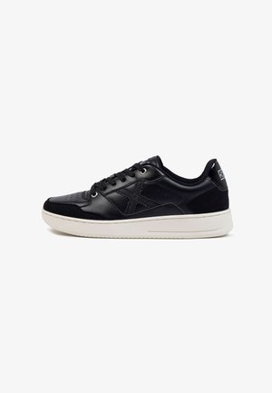 MUNICH LEGIT - Trainers - varnish black