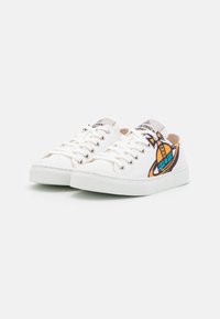Vivienne Westwood Tenisky - white