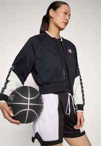 Champion SPORT HERITAGE FULL ZIP - Majica s kapuljačom i patentnim zatvaračem - black