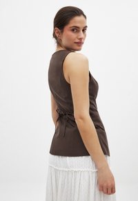 Thumbnail Image 2