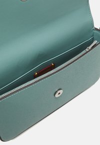 COACH CROSSGRAIN CROSSBODY SET - Mala a tiracolo - aquamarine