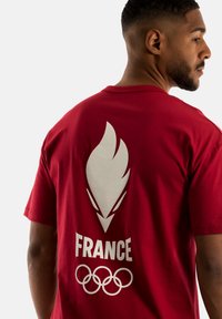 le coq sportif Camiseta estampada - rouge