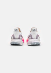 adidas Performance PUREBOOST 5 - Chaussures de running sur route - footwear white/silver metalliv/spark