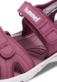 Hummel WAVE UNISEX ciemnoliliowy