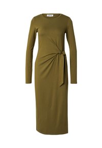 Olivengrünes, langärmliges Kleid aus weichem Stoff, mit einer verdrehten Detail am Bund und einem Midi-Längen-Design. Glatte Textur, runder Ausschnitt.