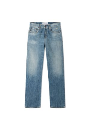 Blauwe jeans met rechte pijpen en vervaagde plekken, sluiting met knoop en rits aan de voorkant, voor- en achterzakken, en een merklabel op de tailleband.