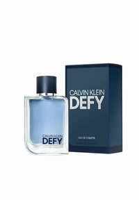 Calvin Klein Defy parfymflaska, rektangulär med en klar glasbotten, ljusblå vätska och ett mörkblått strukturerat lock; inkluderar matchande låda.