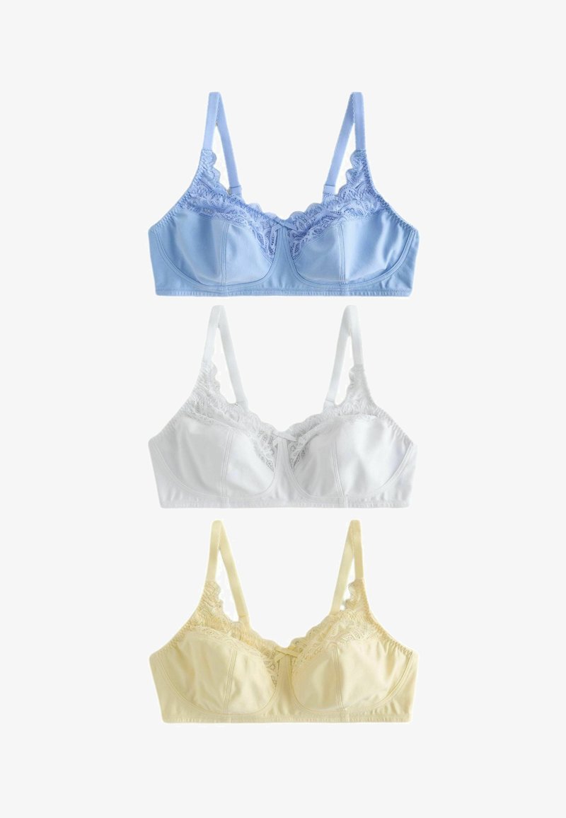 Trīs mežģīnēm dekorētas krūšturi zilā, baltā un bēšā krāsā, sakārtoti vertikāli uz balta fona.