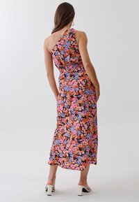 TUSSAH NELLE - Dienas kleita - garden flor black