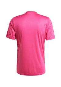 Korte mouwen, ronde hals sportshirt in felroze, gemaakt van glad, lichtgewicht materiaal met een subtiele patroonstructuur op de mouwen.