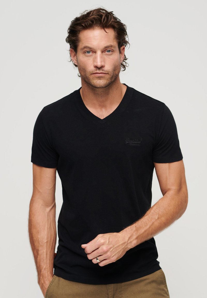 Superdry EMBROIDERED LOGO V NECK TShirt basic black/schwarz
