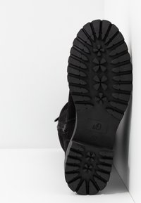 s.Oliver Bottes à lacets - black