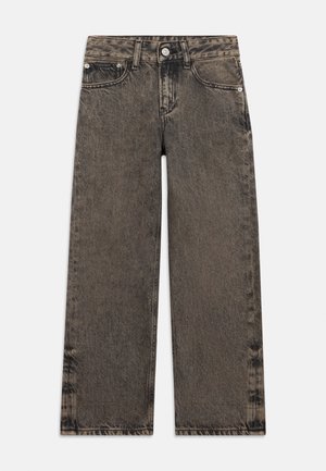 Džínsy s vysokým pásom a širokými nohavicami z vybledlého čierneho denimu so subtilným opotrebovaním a striebornými doplnkami, s designom piatich vreciek a pútkami na opasok.