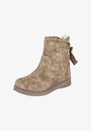 Stivaletto alla caviglia in camoscio marrone chiaro con tacco a zeppa, fodera in pelliccia visibile nella parte superiore, fiocco decorativo sul retro e suola in gomma con battistrada strutturato.