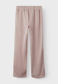 Helle rosa, strukturierte Stoffhose mit weitem Bein und elastischem Bund. Glatte Oberfläche ohne sichtbare Muster oder Hardware-Details.