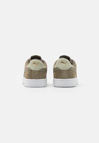 Puma SMASH V2 - Sapatilhas - vetiver/desert sage/team gold