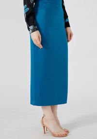 Smart and Joy DROITE MIDI - Jupe crayon - bleu sarcelles