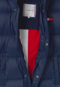 Tommy Hilfiger Abrigo de plumas - dark blue