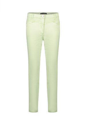 Pantalon femme vert clair coupe slim avec bouton à l'avant, passants pour ceinture et poches avant, présenté sur fond blanc.