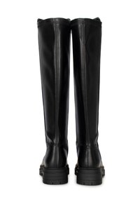 Zwarte leren kniehoge laarzen met een slank ontwerp, voorzien van contrasterende stiksels en een chunky zool voor extra grip en duurzaamheid.