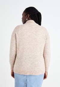 Vero Moda Curve VMCPALMA HIGHNECK ZIP CARDIGAN - Kardigan - silver mink melange