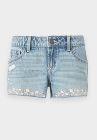 Denimshorts i lys blå med en frynset kant. Har blomsterbroderi i rosa nær kanten, fem lommer og knappelukk.