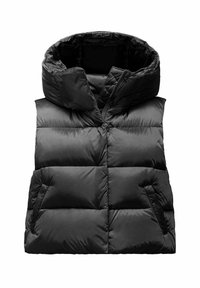 Gilet imbottito nero con colletto alto, caratterizzato da un design trapuntato, pannelli orizzontali e due tasche laterali. Materiale liscio e lucido.