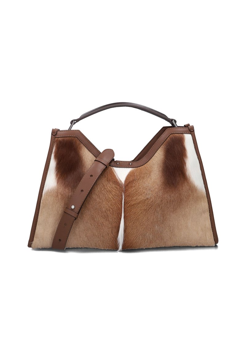 Bruine leren handtas met bontaccenten in een natuurlijke kleurenpalet. Gestructureerde vorm met een handvat aan de bovenkant en een afneembare schouderband.